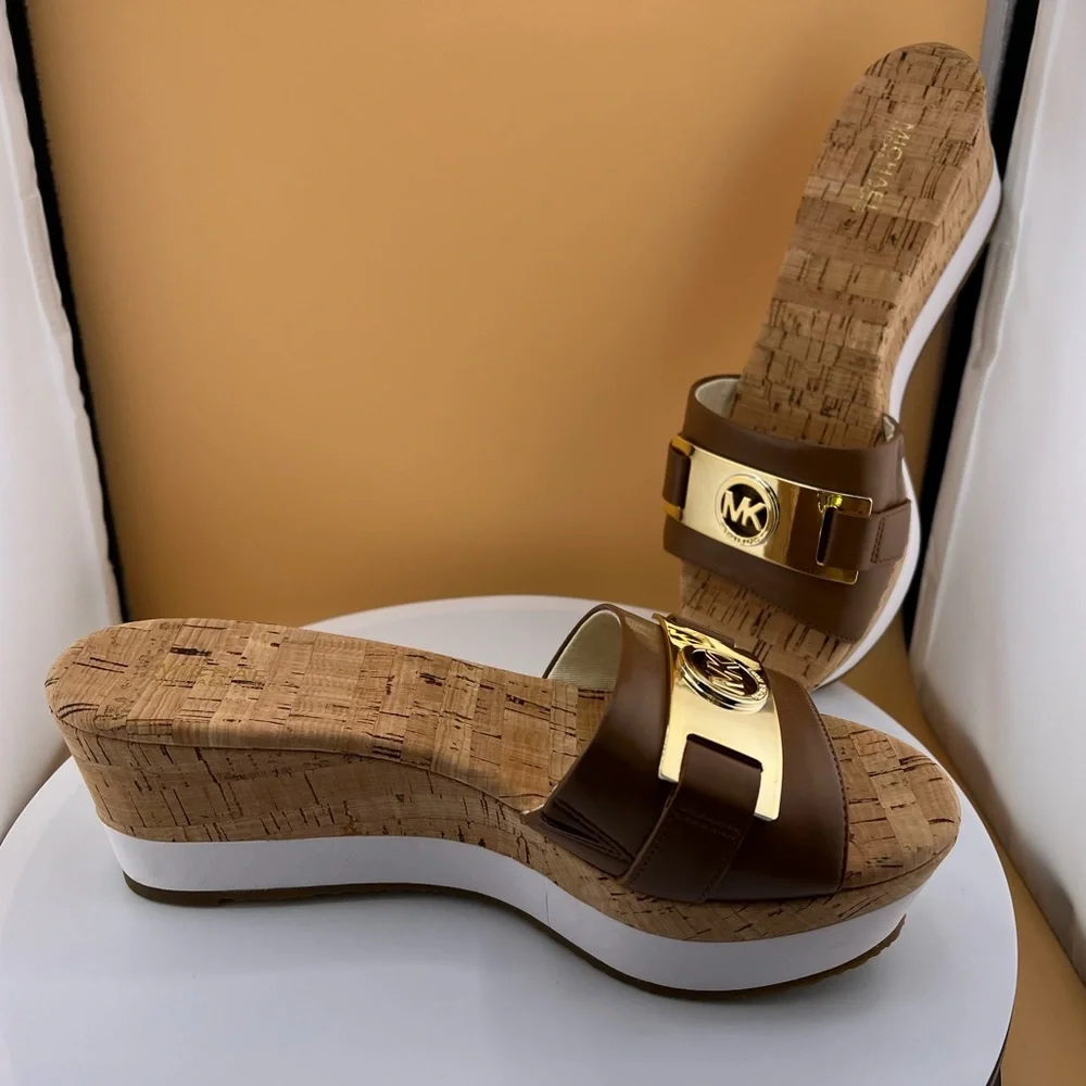 Michael Kors Women’s Warren Platform Sandals. Leather, open toe, MK logo. New